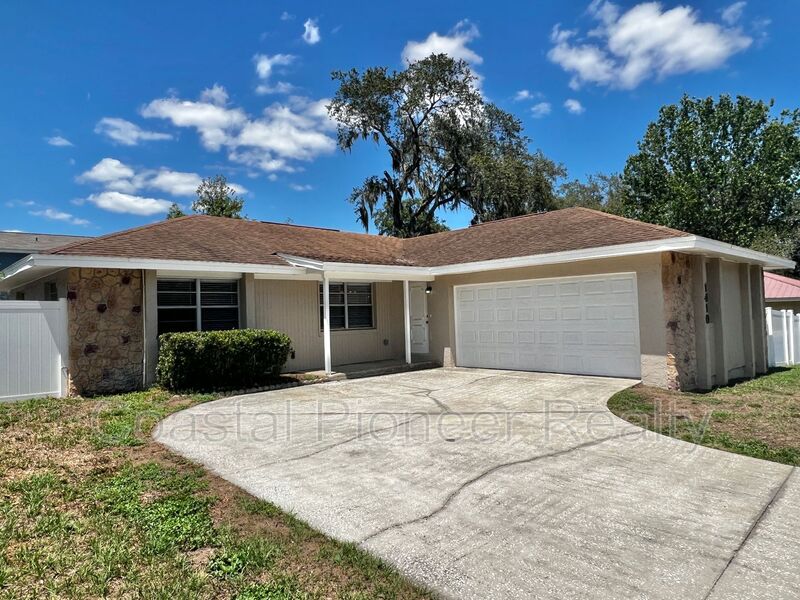 Brandon House: 1410 Shady Lane Dr