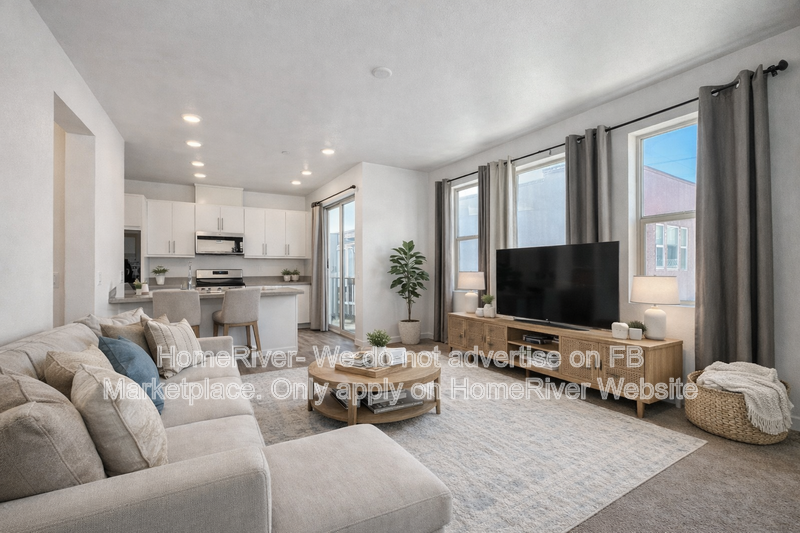 Sacramento House: 168 Box Ln