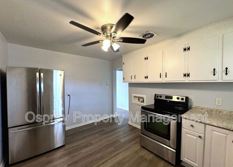 Charming 2-Bedroom Duplex with Private Yard in Chesapeake - Photo 8