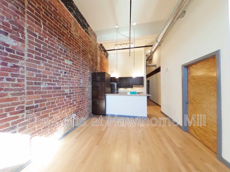 Charlotte Condo: 1101 Hawthorne Lane