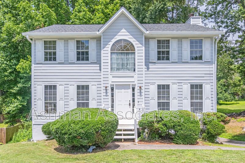 Marietta House: 2402 Betsy Court SW