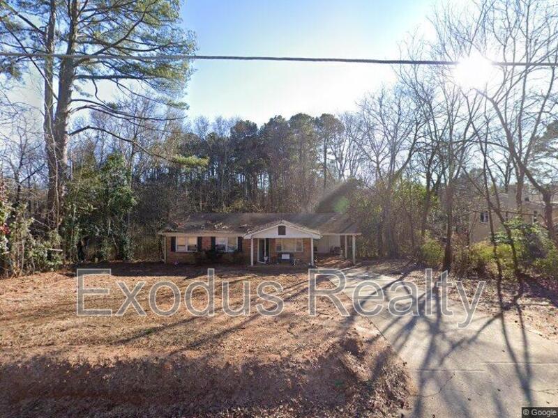 Sanford House: 400 San Lee Ave
