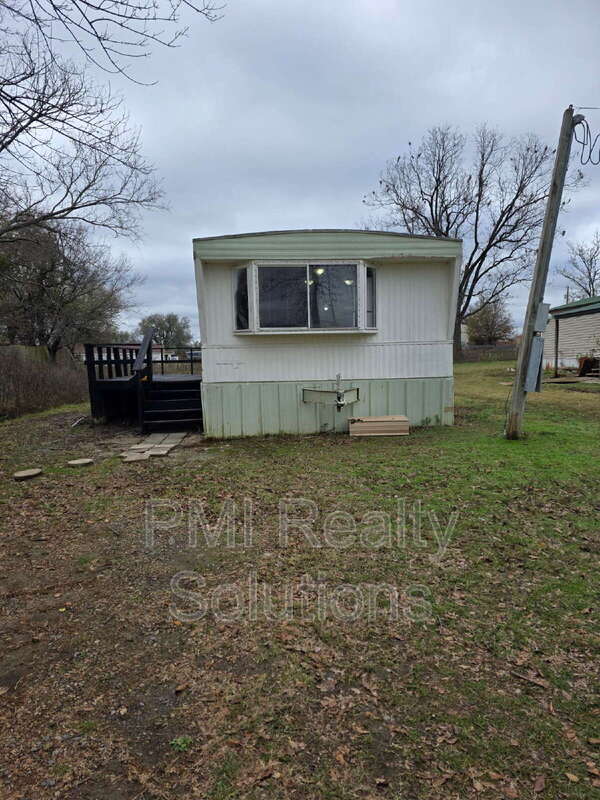 Porter House: 300 Elberta Ave