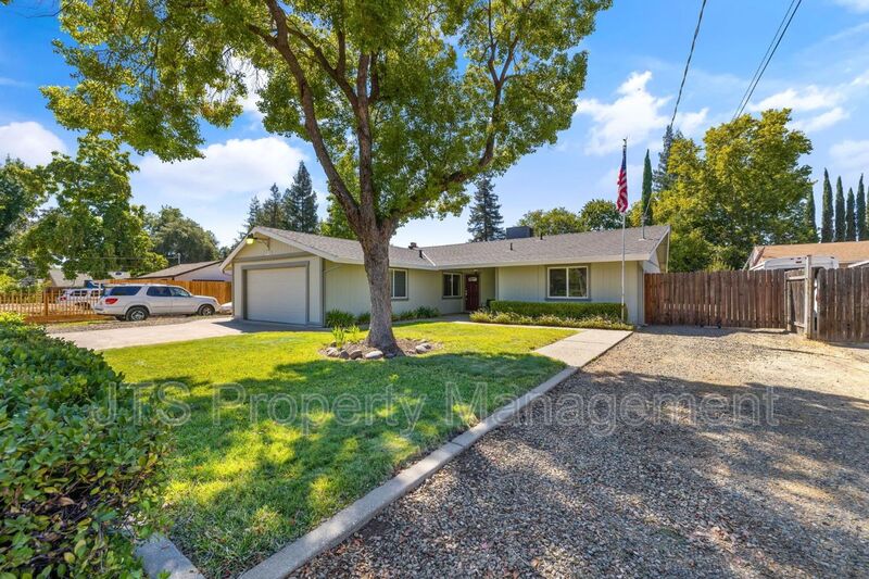 Orangevale House: 8916 Calvert Avenue