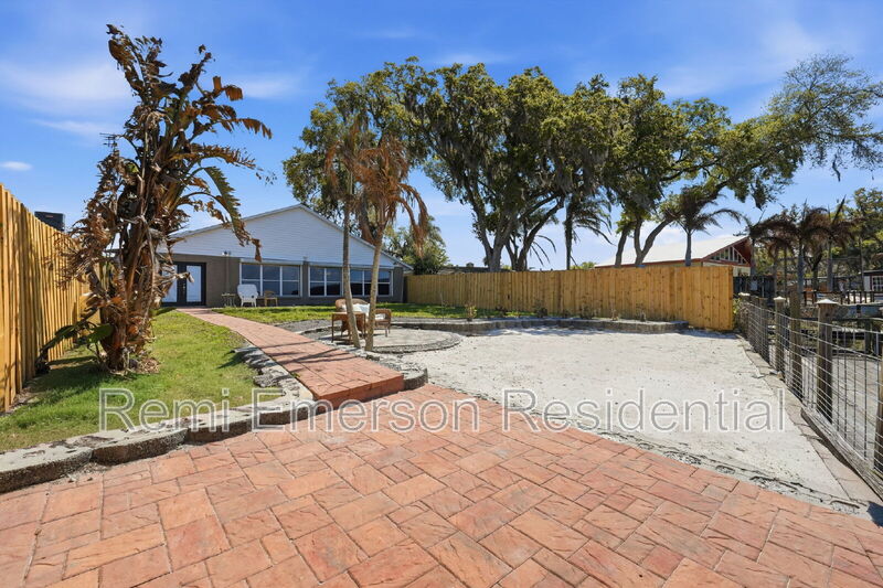 St. Cloud House: 6254 Alligator Lake Shore East