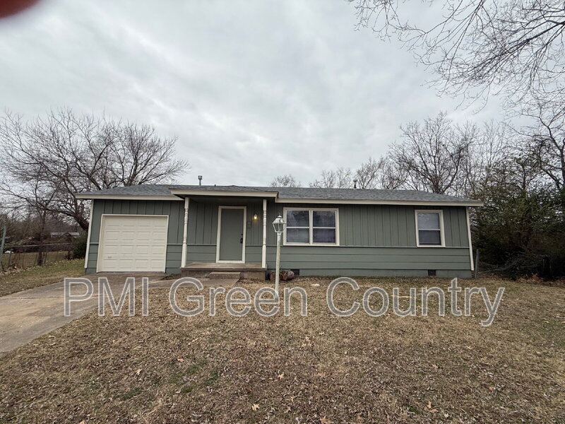Tulsa House: 336 W 61st Pl N