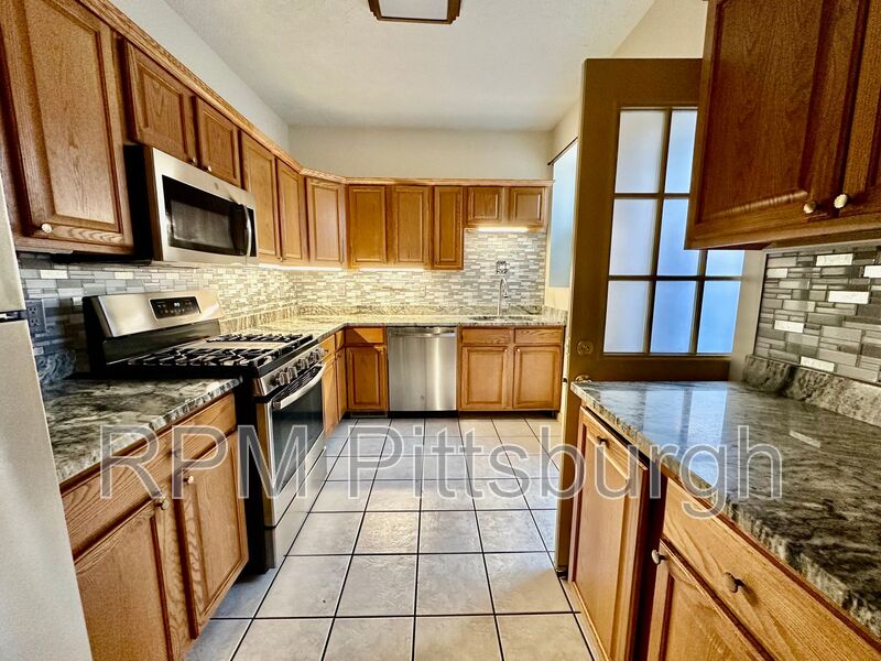 Pittsburgh House: 2118 Sidney St.