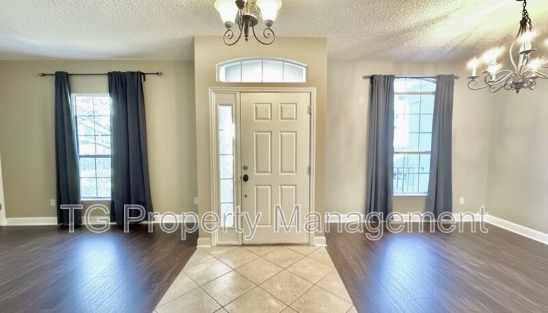 St. Johns House: 614 Loire Court