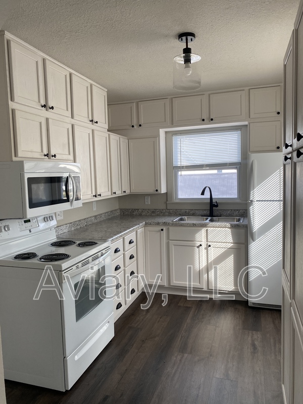 Fairfield Condo: 201 W Jefferson St