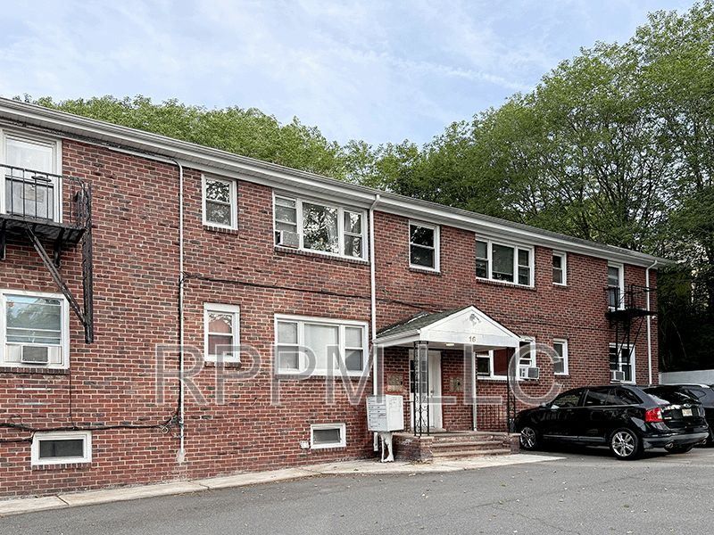 Belleville Condo: 16 Clark Ter APT 1