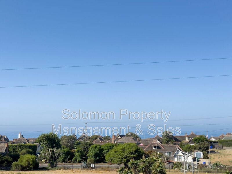 Oceanside House: 2030 Broadway Street