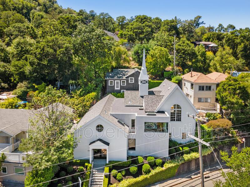 San Anselmo House: 1405 San Anselmo Avenue