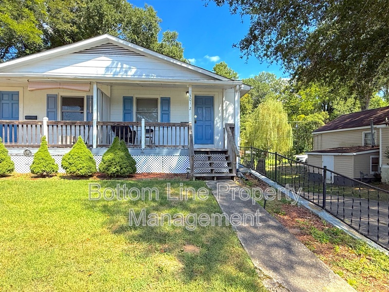 Cherryville Condo: 301 Vivian St