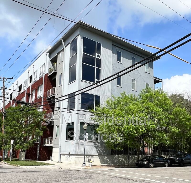 Wilmington House: 801 N 4th St