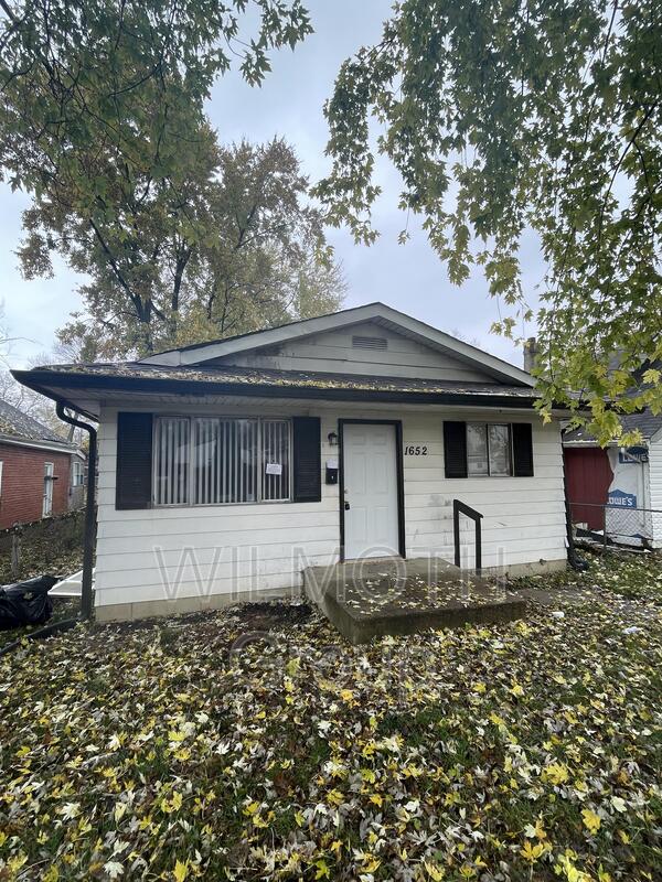 Request a Viewing for 1652 Nelson Avenue Tenant Turner