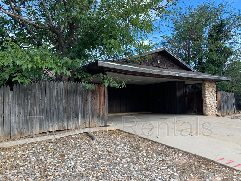 Odessa House: 22-2740 Pagewood