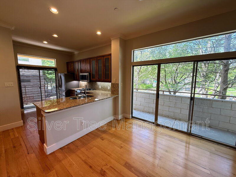 Dallas Townhome: 3204 Wycliff Avenue