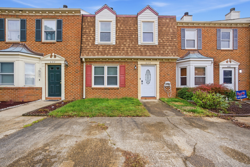 Chesapeake Townhome: 639 Mill Landing Road