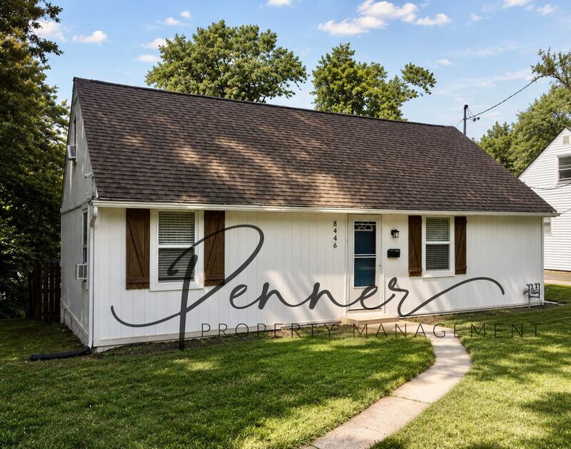 Kansas City House: 8446 Oak St
