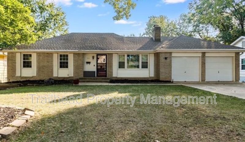 Raytown House: 7411 Ash Ave