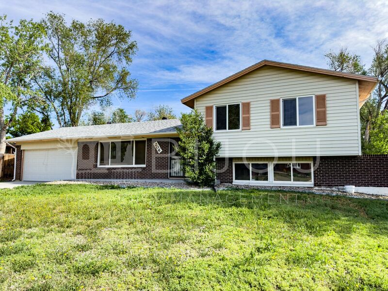 Colorado Springs House: 206 Catalina Place