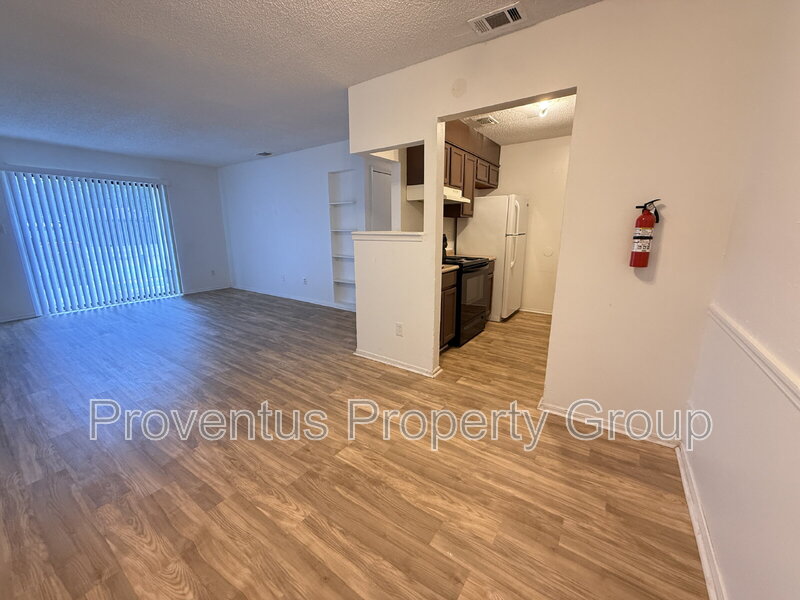 Pensacola Condo: 350 N Crow Road