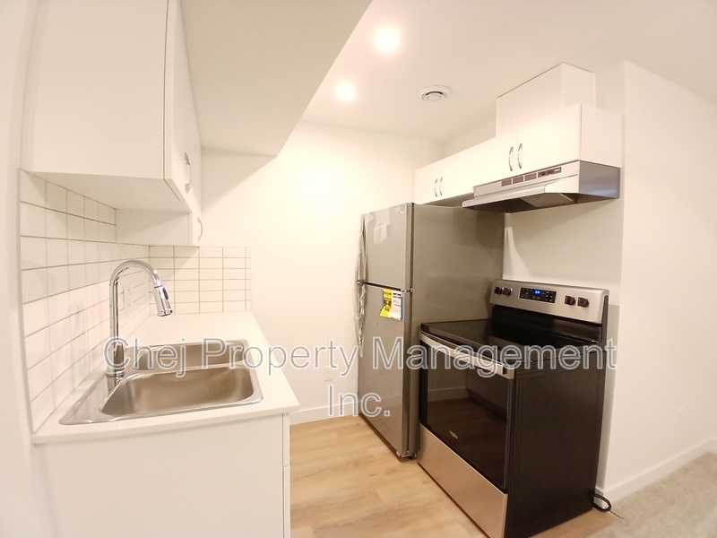 Edmonton Condo: 1934 209 St NW