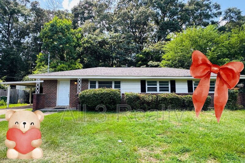 Montgomery House: 664 Joryne Dr