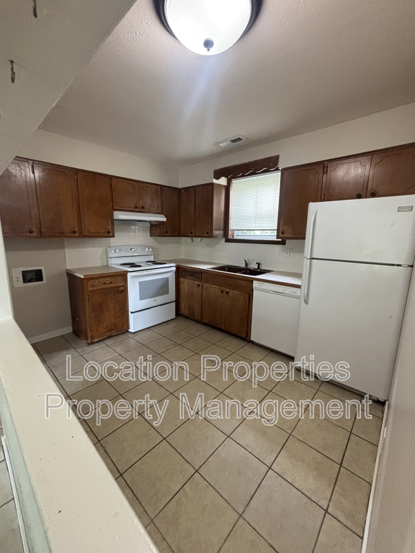 2428 Cedarwood Avenue - 1, rental photo 3