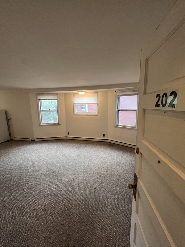 Madison Condo: 125 E Gorham - Unit 202