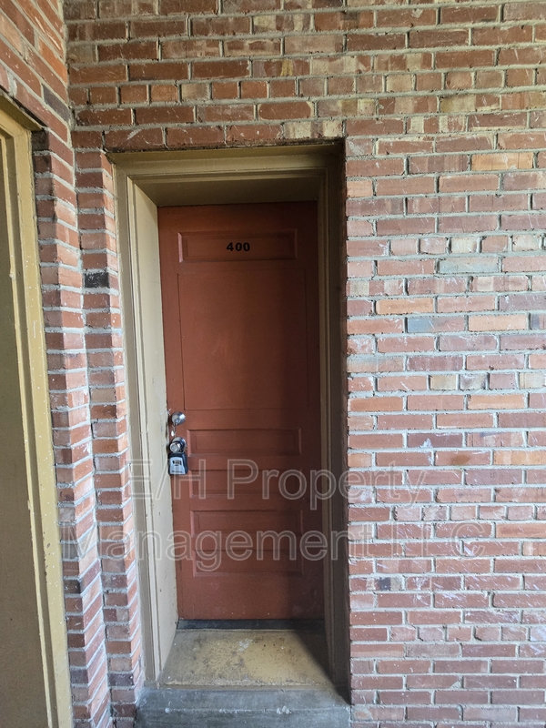Wichita Condo: 400 South Hydraulic Avenue