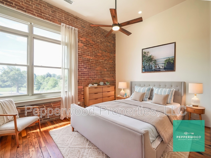 Spartanburg Condo: 149 S. Daniel Morgan - B