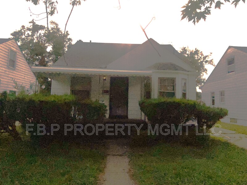 Detroit House: 14847 Cheyenne St