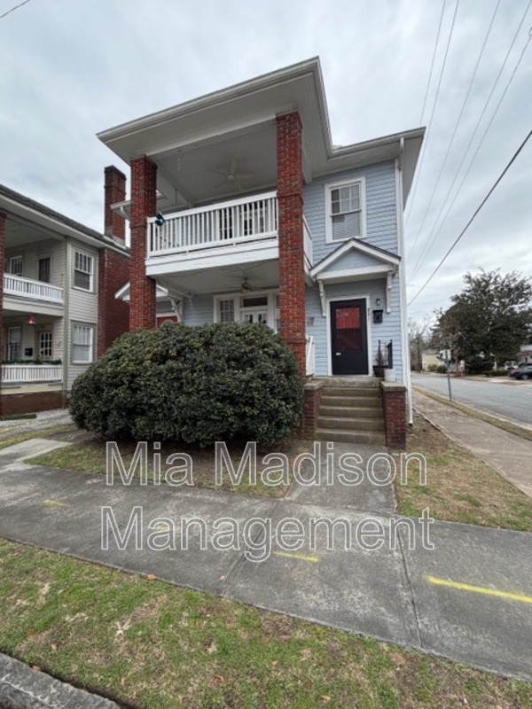 Savannah Condo: 801 E 39th St