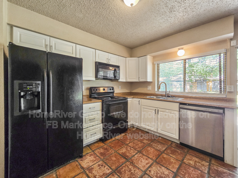 Euless House: 1402 Fair Oaks Blvd