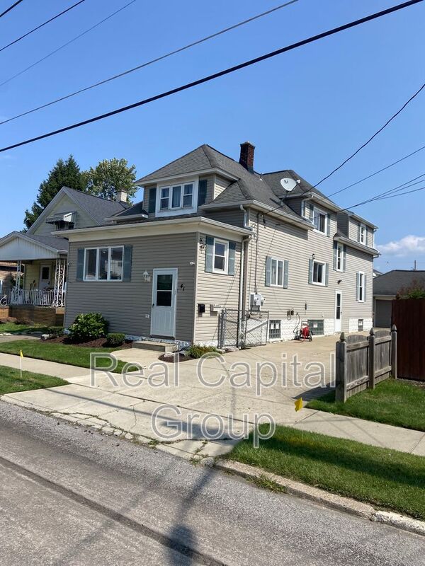 Cheektowaga Condo: 41 Pleasant Parkway