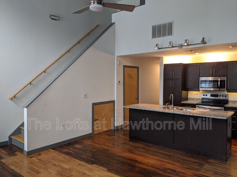 Charlotte Apartment: 1101 Hawthorne Lane