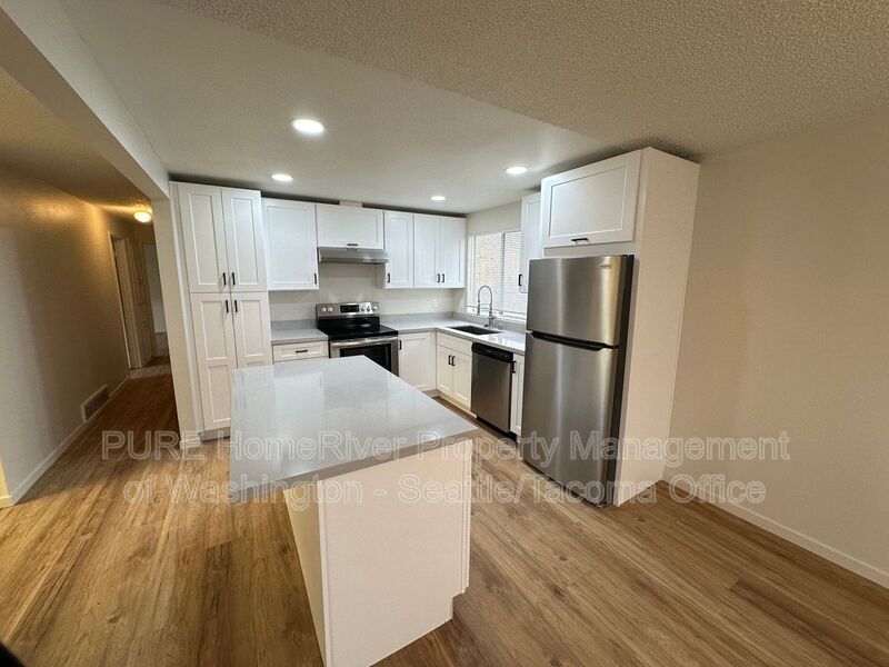 Seattle House: 1727 45th Ave SW