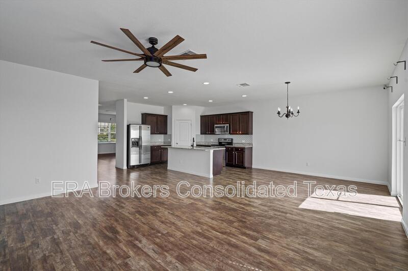 Manor House: 13913 Sherri Berry Way