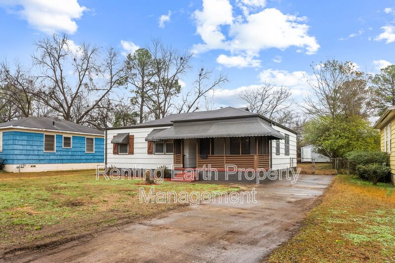 Birmingham House: 5717 Avenue O