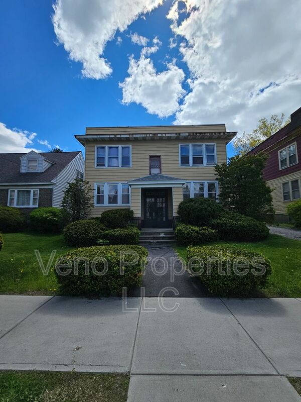 Albany House: 99 Winthrop Avenue