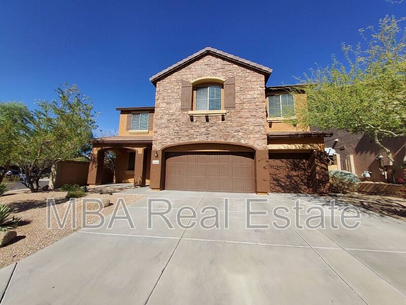 Peoria House: 8998 W Plum Rd
