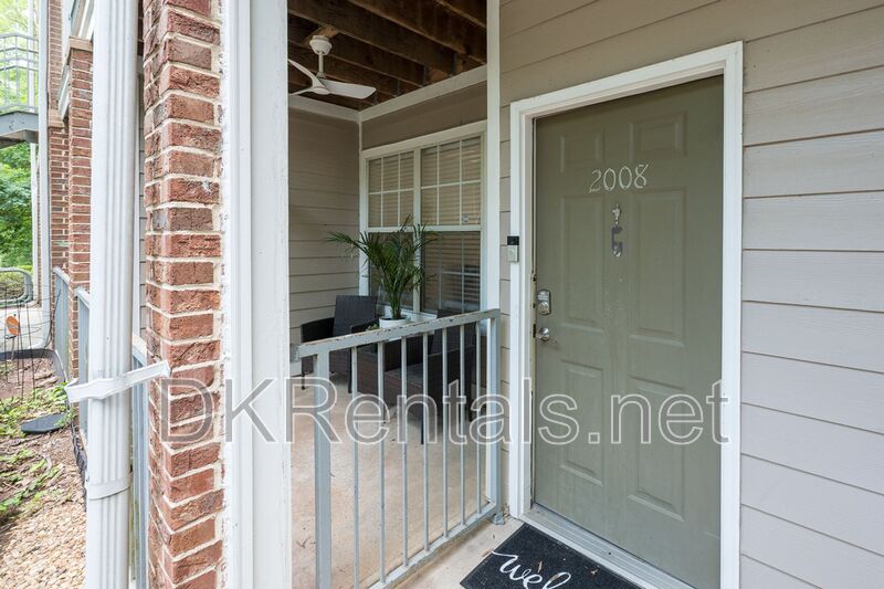 Atlanta House: 245 Amal Drive
