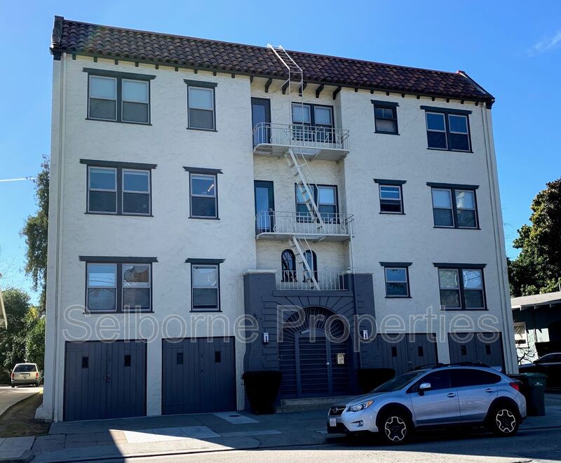 Oakland House: 507 Forest Street