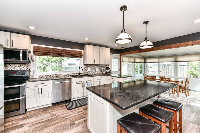 Sterling House: 49 Thrush Rd