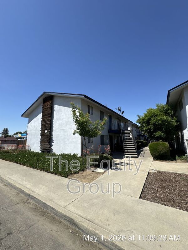 Exeter Condo: 310 North Orange Ave