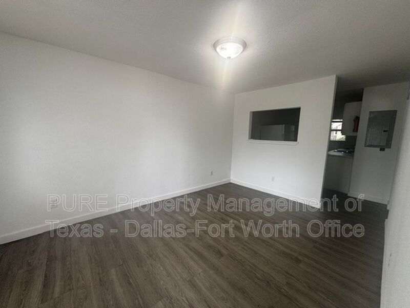 Dallas Condo: 2215 JB Jackson Jr Blvd