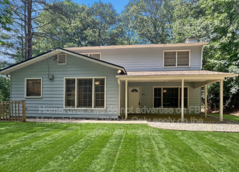 Woodstock House: 608 Silver Trace Ct