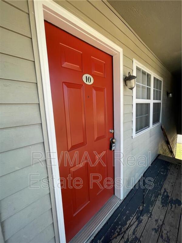 Siloam Springs Condo: 1810 W Twin Springs St