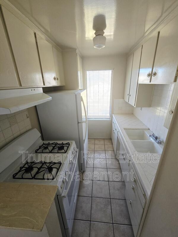 Los Angeles Condo: 4619 Lexington Ave